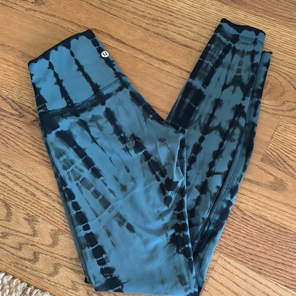 Lululemon Athletica dark green and Black Tie-Dye Leggings